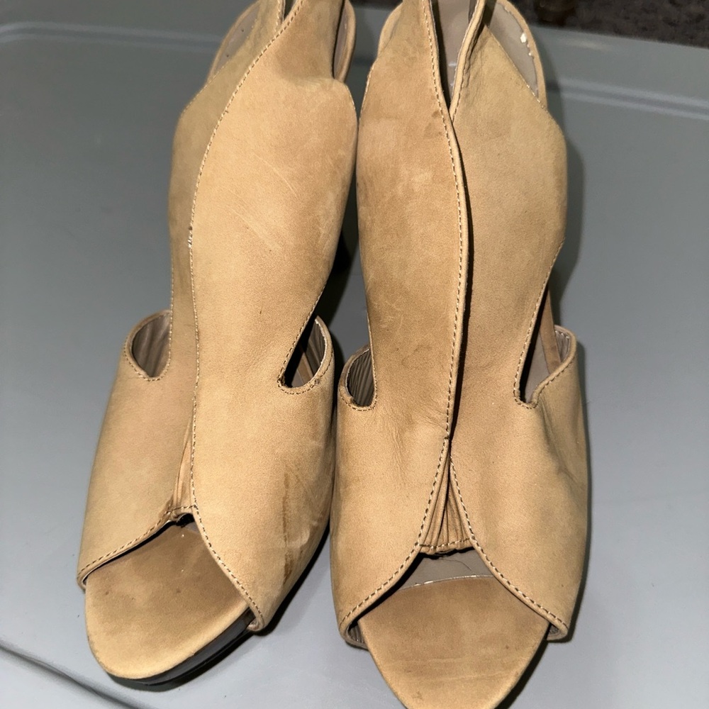 Moda Spana Tan Peep Toe Heels